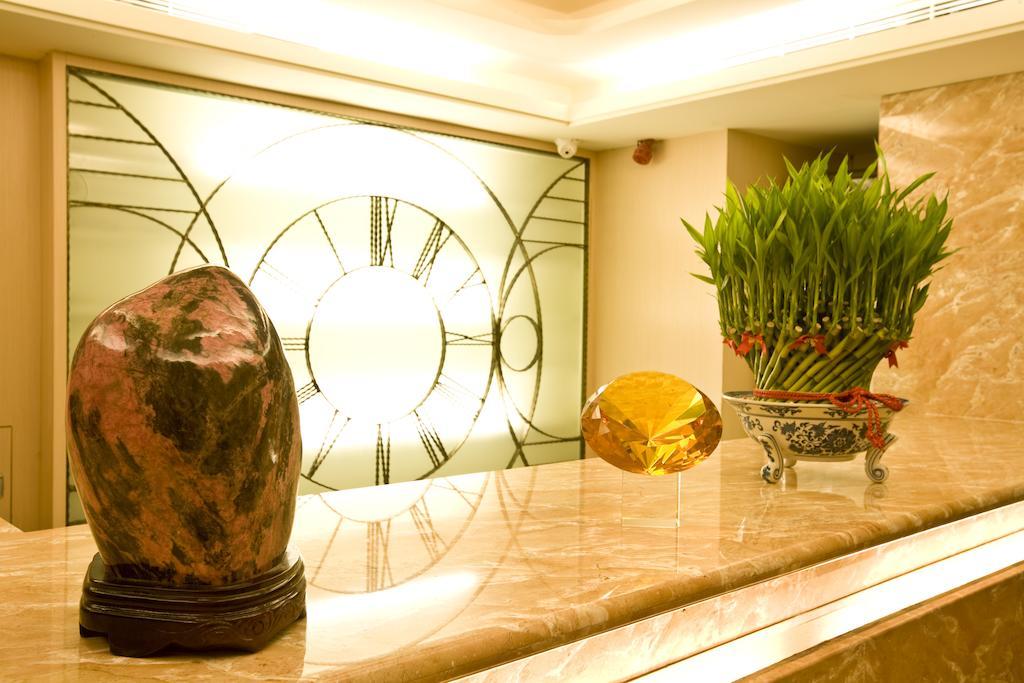 Happy Hotel Тайпей Екстериор снимка