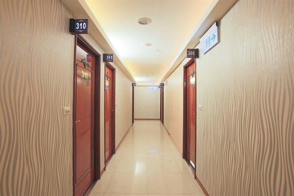 Happy Hotel Тайпей Екстериор снимка