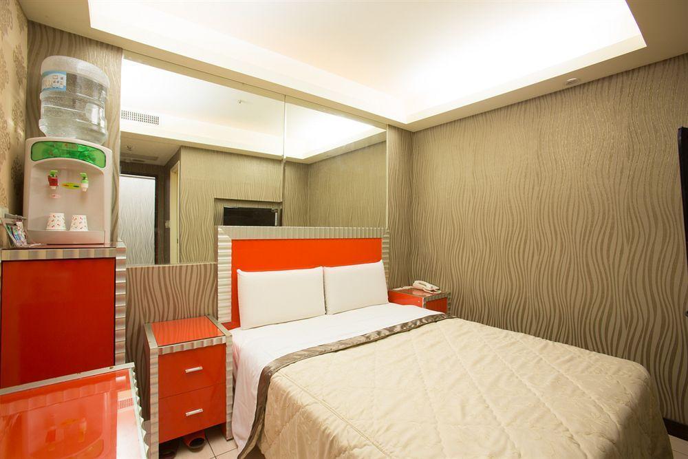 Happy Hotel Тайпей Екстериор снимка